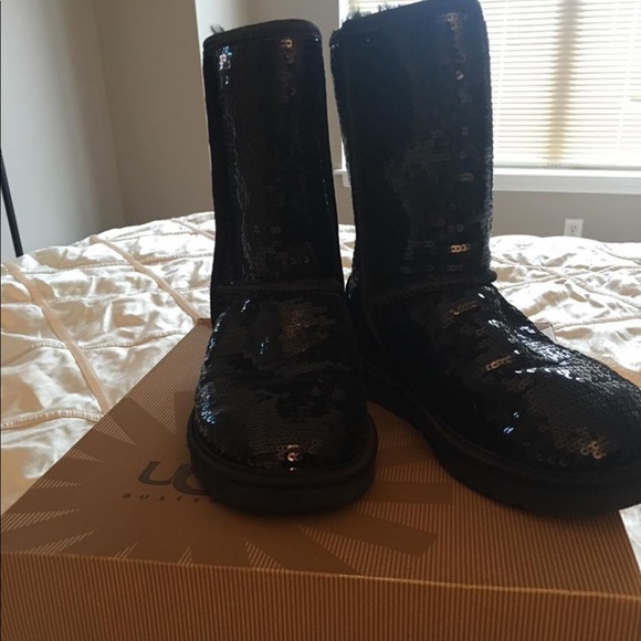 Uggs black sequence - Picture 2 of 7
